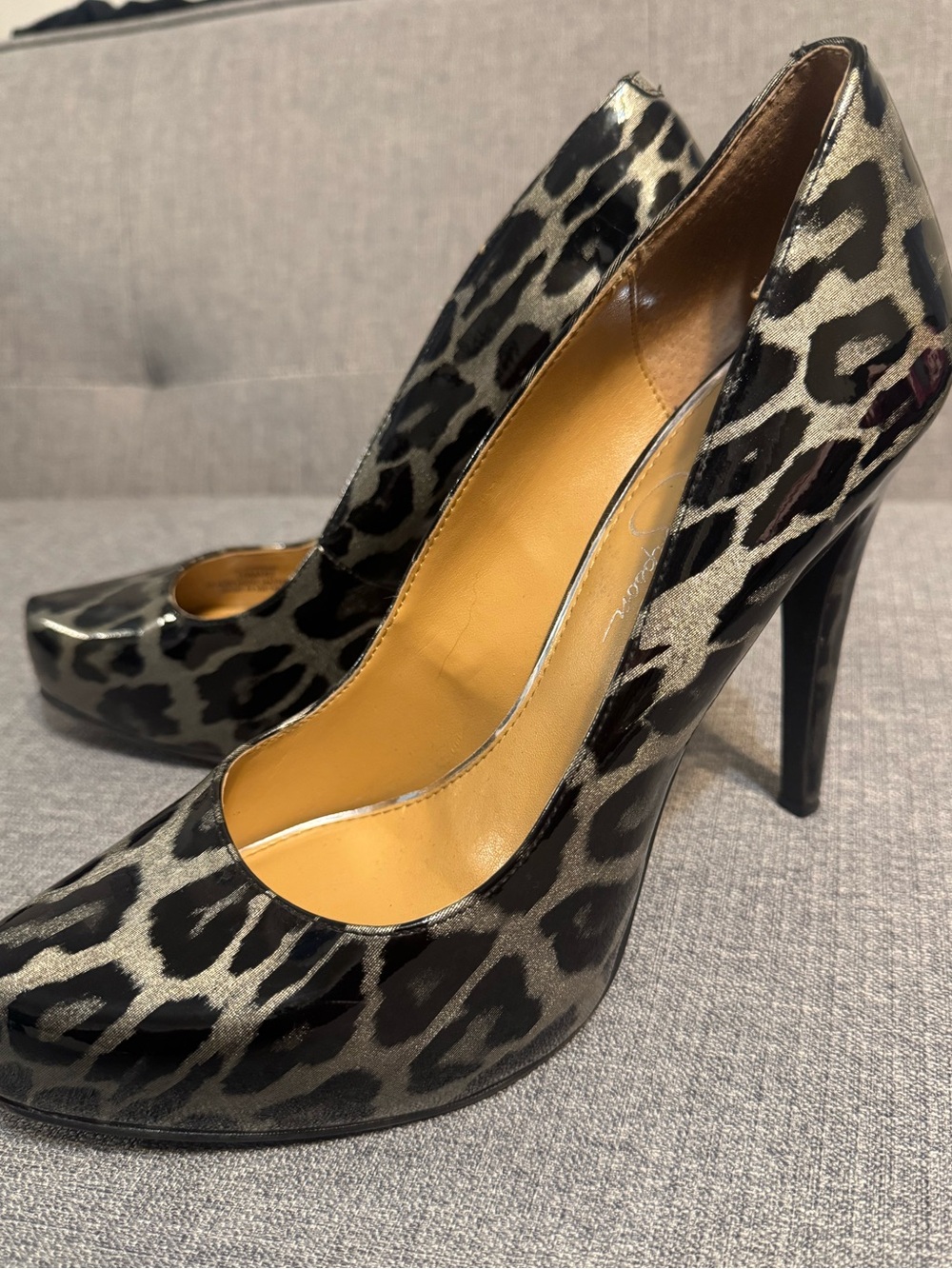 Jessica Simpson Leopard Print High Heel Pumps - Black & Gold - Picture 1 of 5